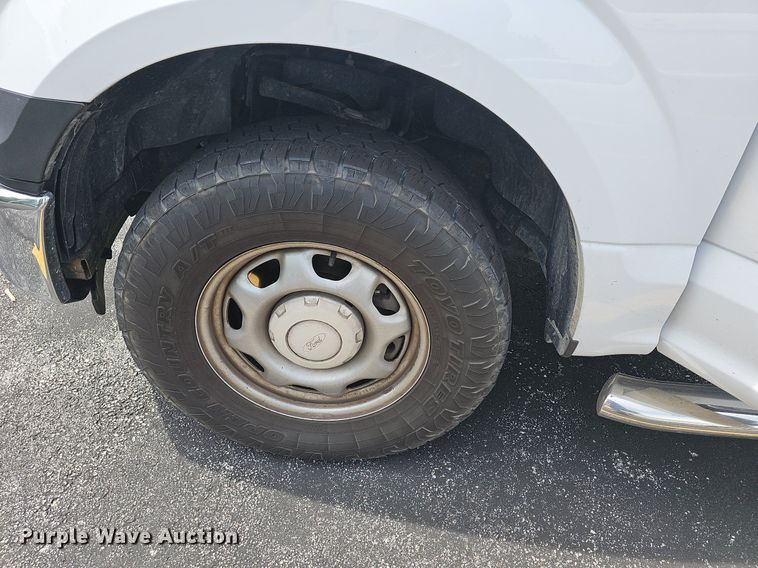 image for item DR3381 2016 Ford F150 XL  SuperCrew pickup truck