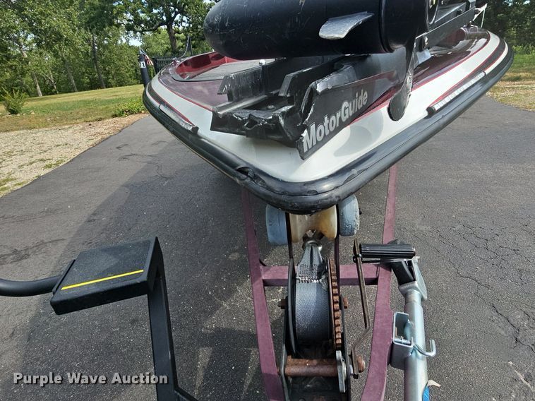 image for item DR3384 1996 Ranger 492VS  boat