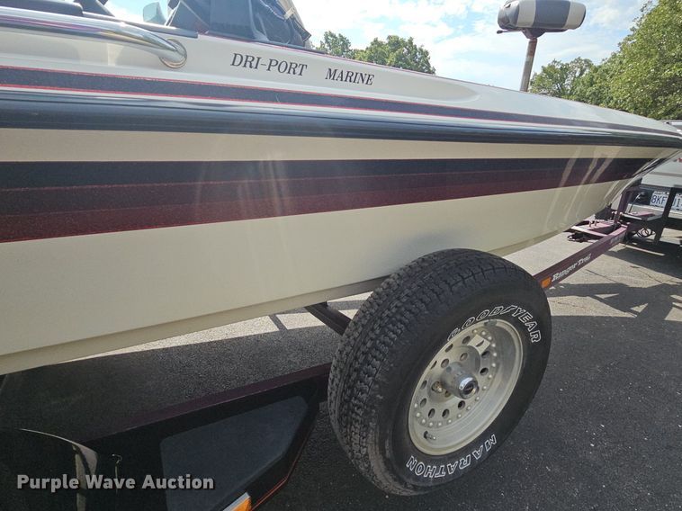image for item DR3384 1996 Ranger 492VS  boat