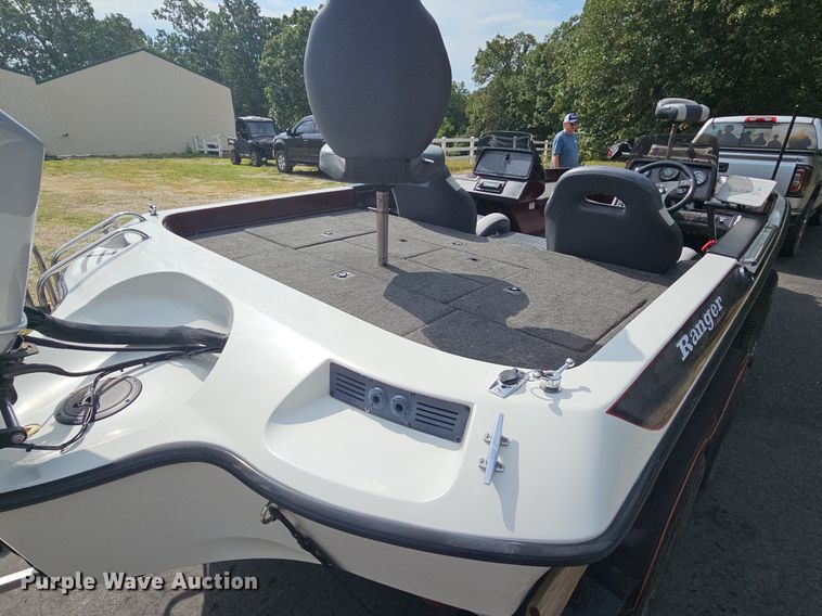 image for item DR3384 1996 Ranger 492VS  boat