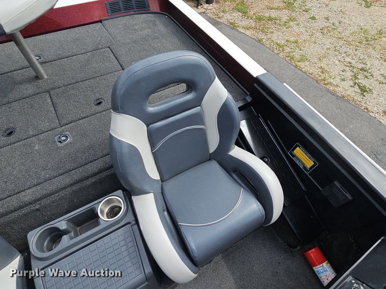 image for item DR3384 1996 Ranger 492VS  boat