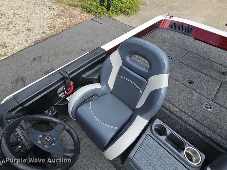 image for item DR3384 1996 Ranger 492VS  boat