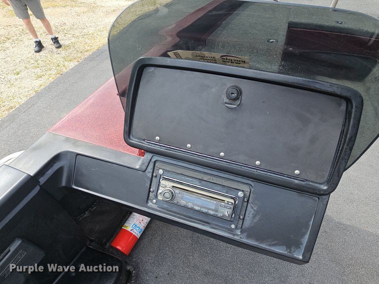 image for item DR3384 1996 Ranger 492VS  boat