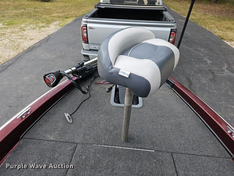 image for item DR3384 1996 Ranger 492VS  boat