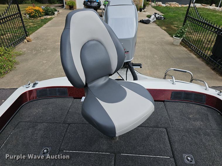 image for item DR3384 1996 Ranger 492VS  boat