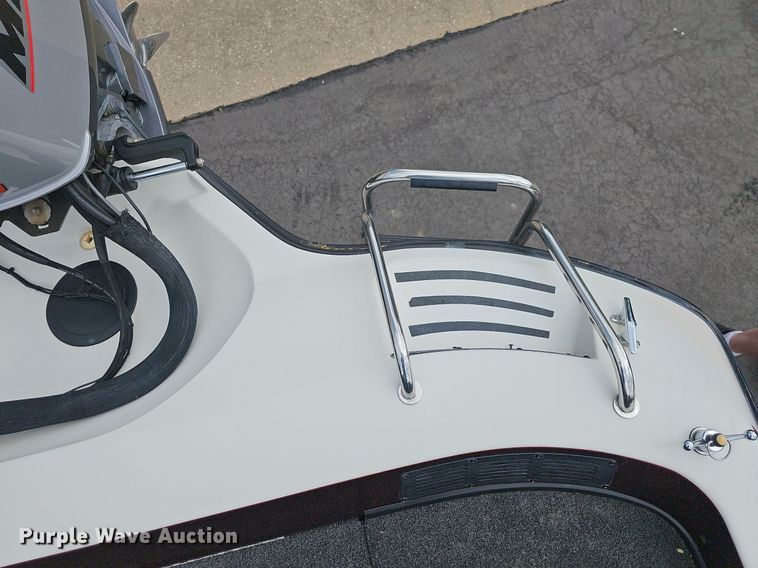 image for item DR3384 1996 Ranger 492VS  boat