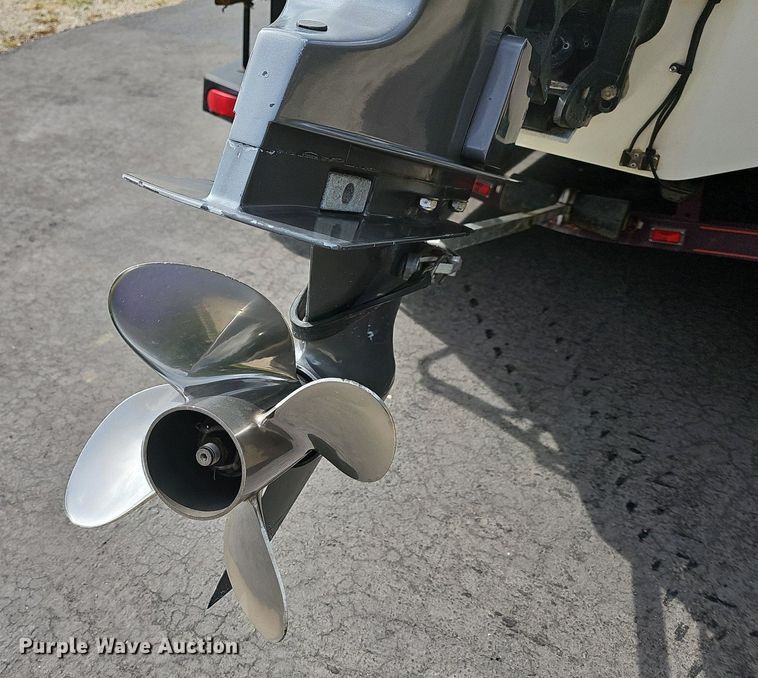 image for item DR3384 1996 Ranger 492VS  boat