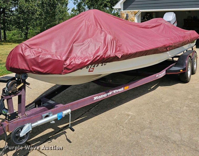 image for item DR3384 1996 Ranger 492VS  boat
