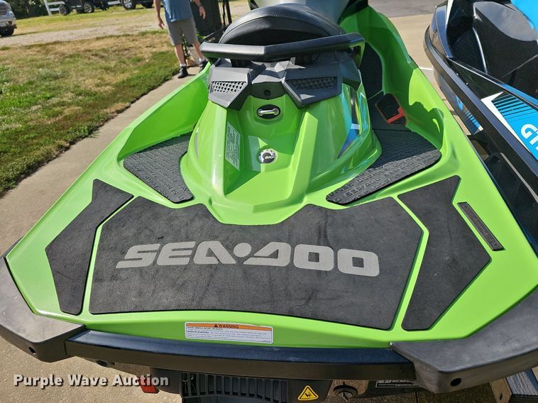 image for item DR3385 (2) personal watercraft