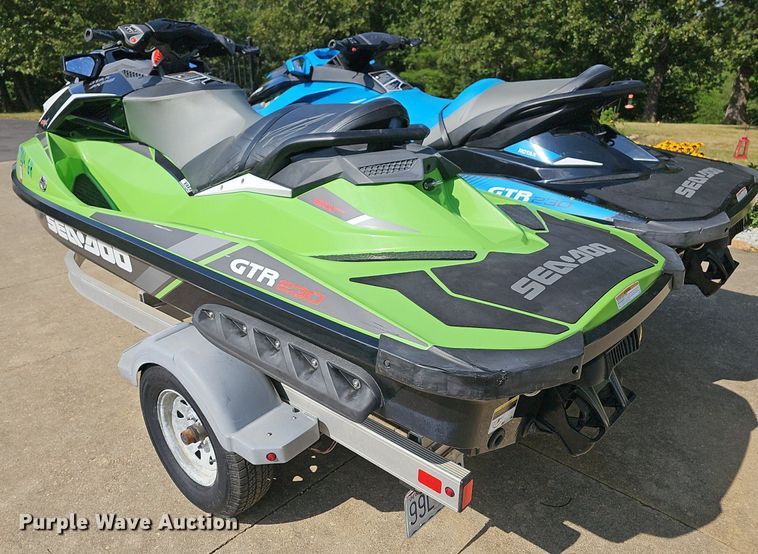 image for item DR3385 (2) personal watercraft