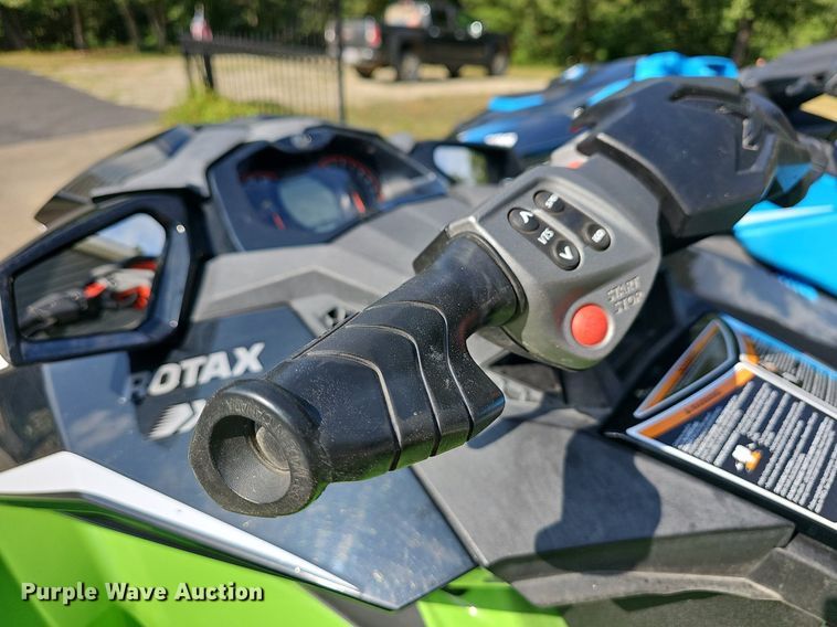 image for item DR3385 (2) personal watercraft