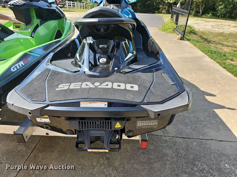 image for item DR3385 (2) personal watercraft