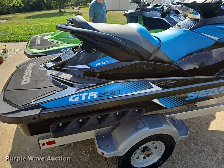 image for item DR3385 (2) personal watercraft