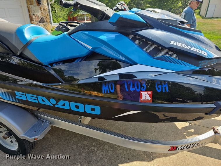 image for item DR3385 (2) personal watercraft