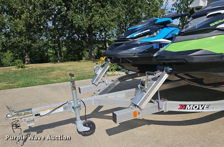 image for item DR3385 (2) personal watercraft