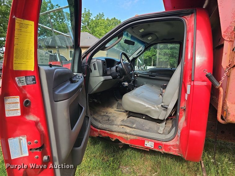 image for item DR3407 2003 Ford F550  dump truck