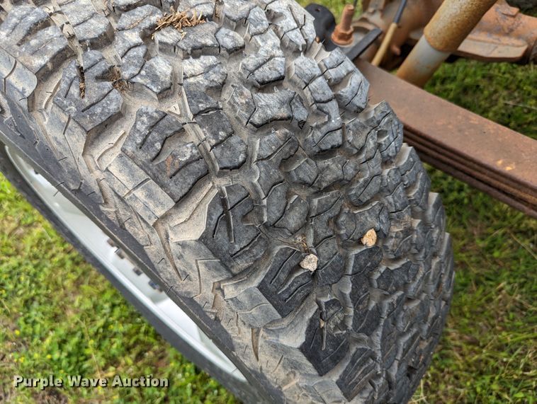 image for item DR6961 2010 Ford F250 Super Duty  Crew Cab pickup truck cab and chassis