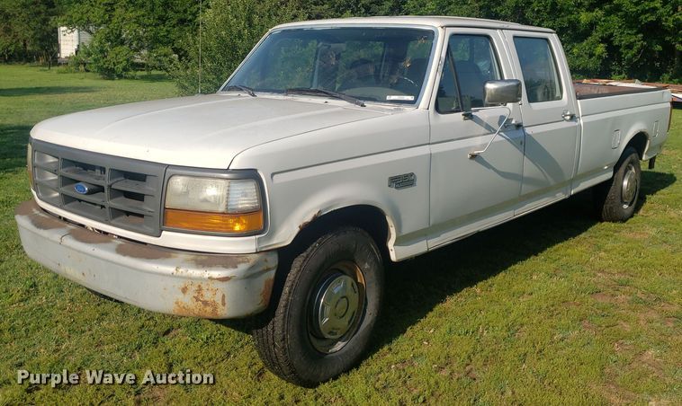 image for item IP9326 1995 Ford F350 XL  Crew Cab pickup truck