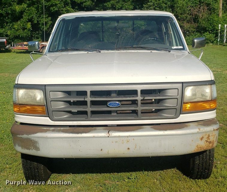 image for item IP9326 1995 Ford F350 XL  Crew Cab pickup truck