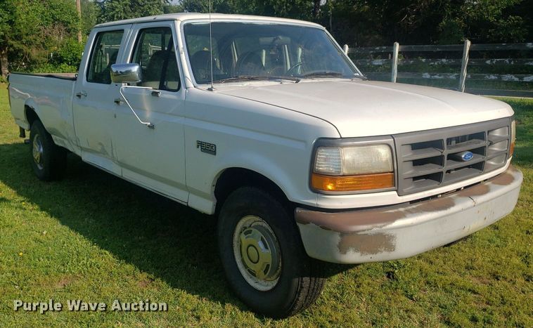 image for item IP9326 1995 Ford F350 XL  Crew Cab pickup truck