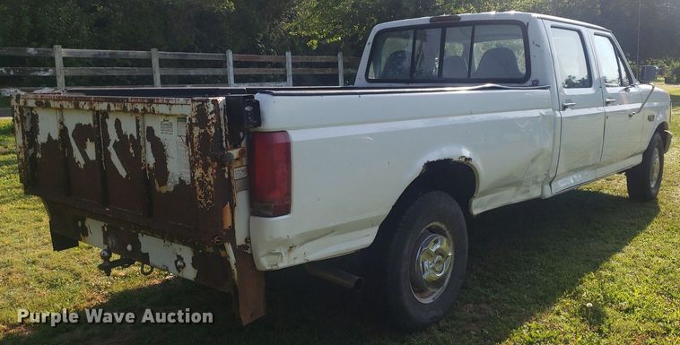 image for item IP9326 1995 Ford F350 XL  Crew Cab pickup truck