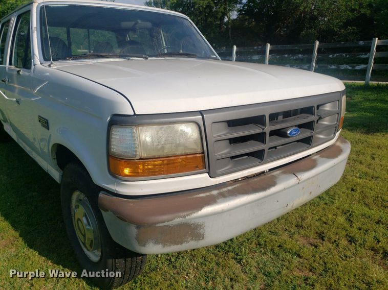 image for item IP9326 1995 Ford F350 XL  Crew Cab pickup truck