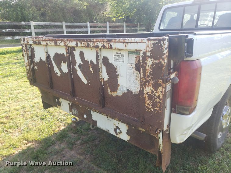 image for item IP9326 1995 Ford F350 XL  Crew Cab pickup truck