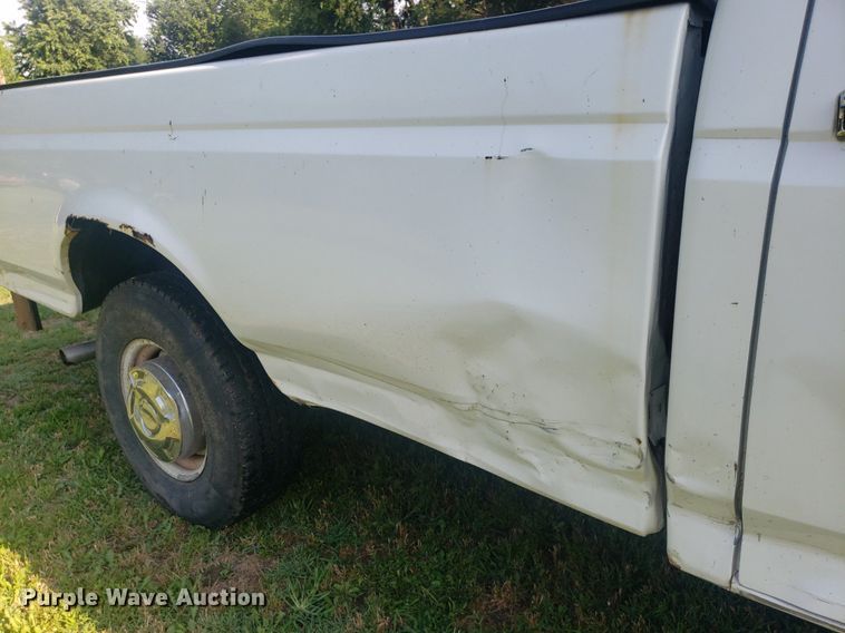 image for item IP9326 1995 Ford F350 XL  Crew Cab pickup truck