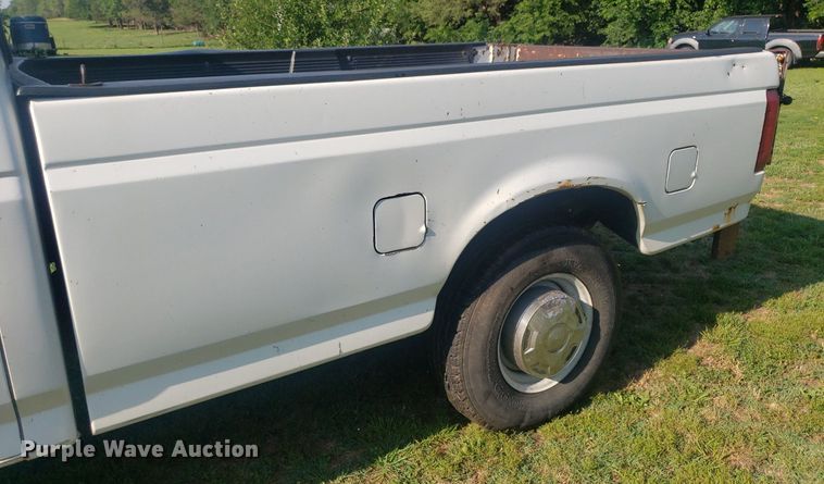 image for item IP9326 1995 Ford F350 XL  Crew Cab pickup truck