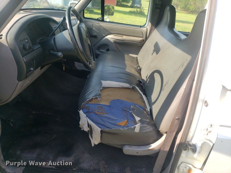 image for item IP9326 1995 Ford F350 XL  Crew Cab pickup truck