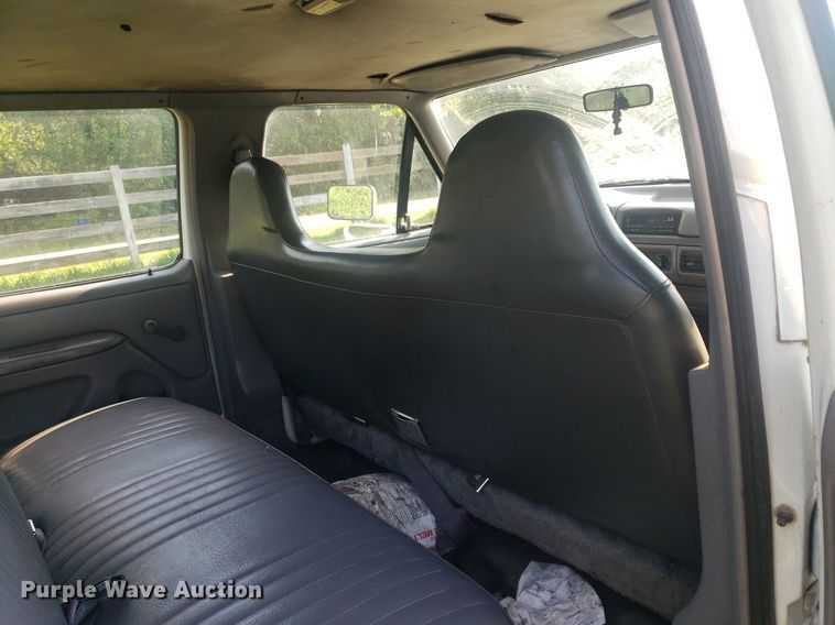 image for item IP9326 1995 Ford F350 XL  Crew Cab pickup truck