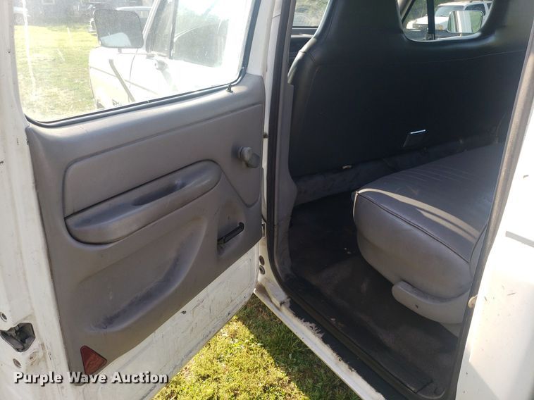 image for item IP9326 1995 Ford F350 XL  Crew Cab pickup truck