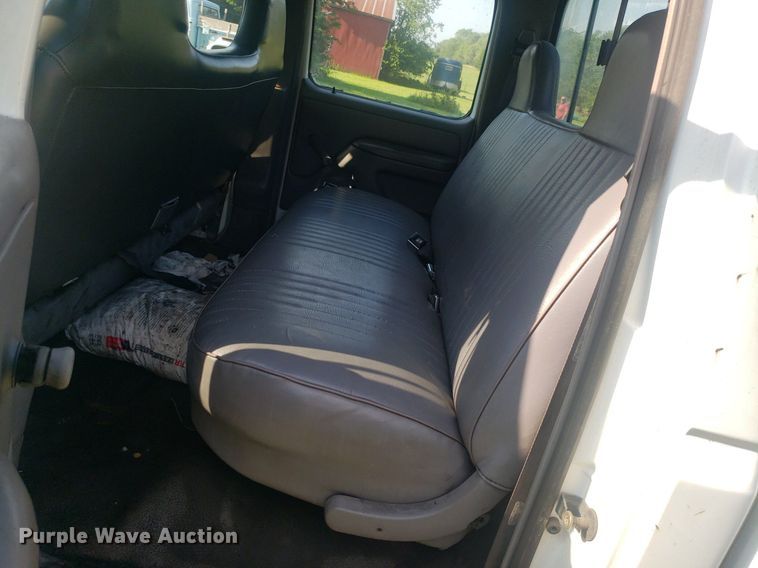 image for item IP9326 1995 Ford F350 XL  Crew Cab pickup truck