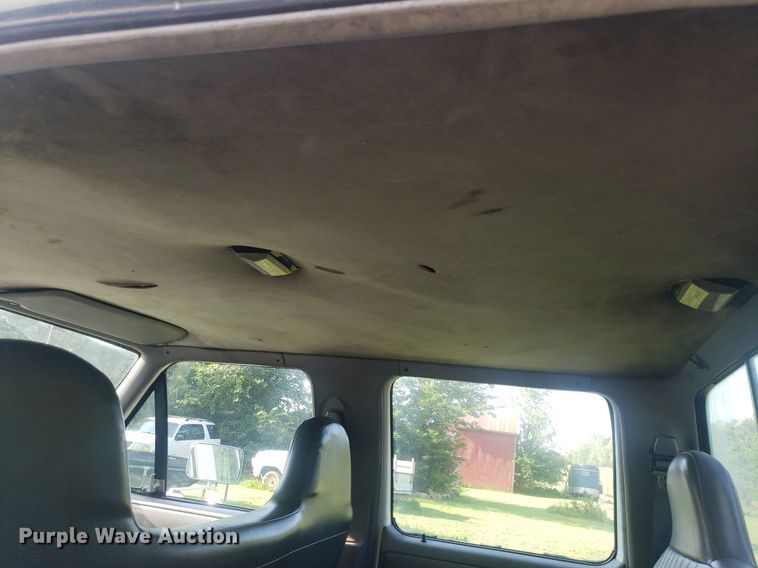 image for item IP9326 1995 Ford F350 XL  Crew Cab pickup truck