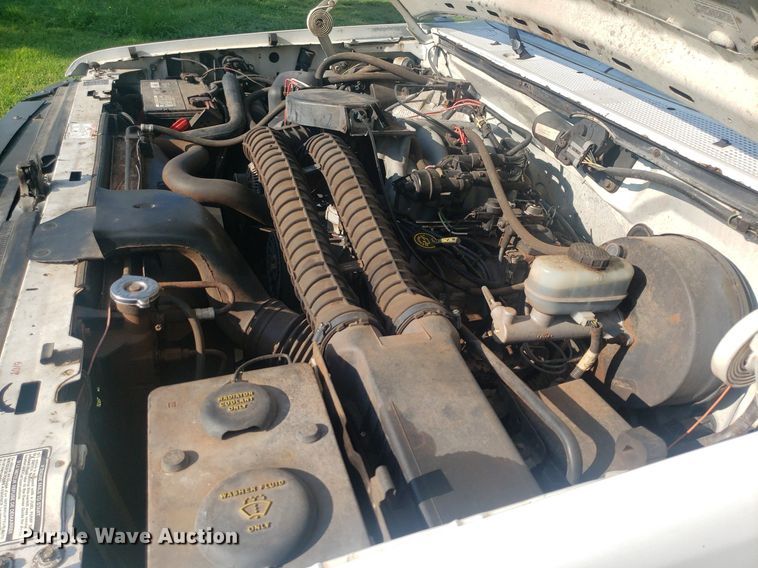 image for item IP9326 1995 Ford F350 XL  Crew Cab pickup truck