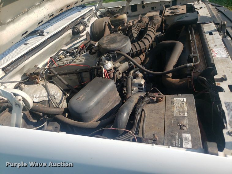 image for item IP9326 1995 Ford F350 XL  Crew Cab pickup truck