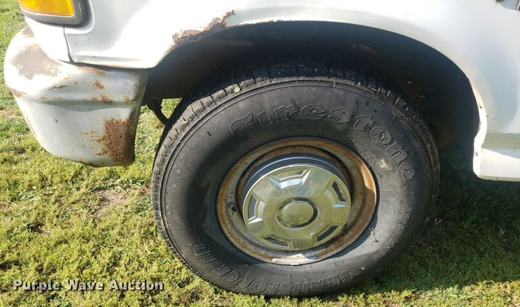 image for item IP9326 1995 Ford F350 XL  Crew Cab pickup truck