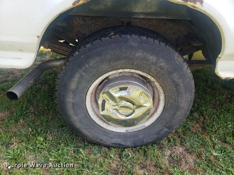 image for item IP9326 1995 Ford F350 XL  Crew Cab pickup truck