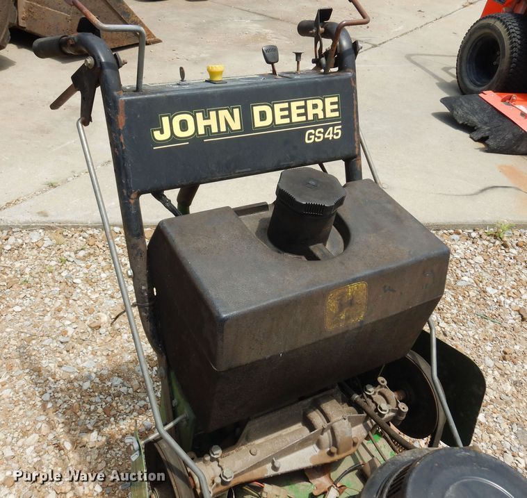 image for item IP9350 John Deere GS45  lawn mower