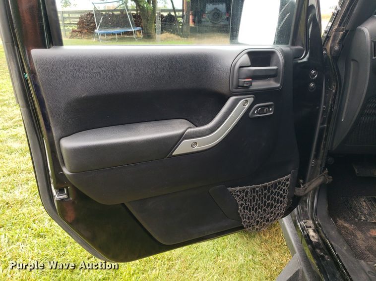 image for item IP9351 2012 Jeep Wrangler  SUV