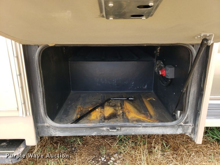 image for item IP9352 2005 Holiday Rambler Atlantis  RV