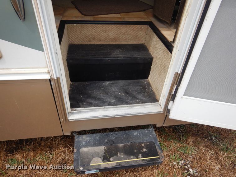 image for item IP9352 2005 Holiday Rambler Atlantis  RV