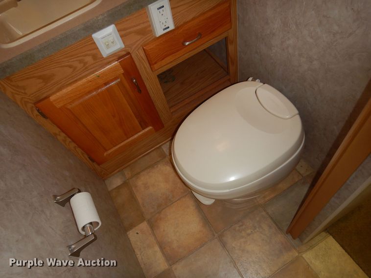 image for item IP9352 2005 Holiday Rambler Atlantis  RV