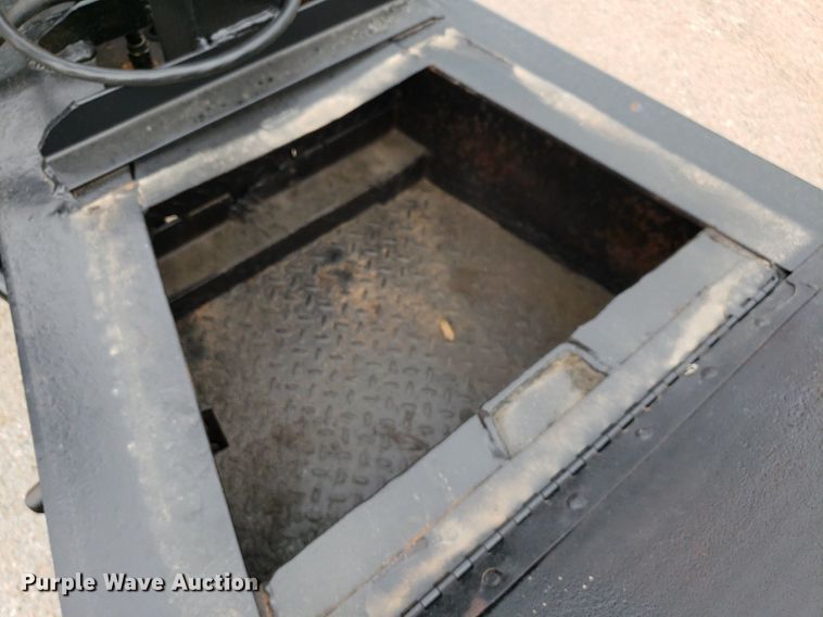 image for item IP9357 1989 Kalyn  tilt deck equipment trailer