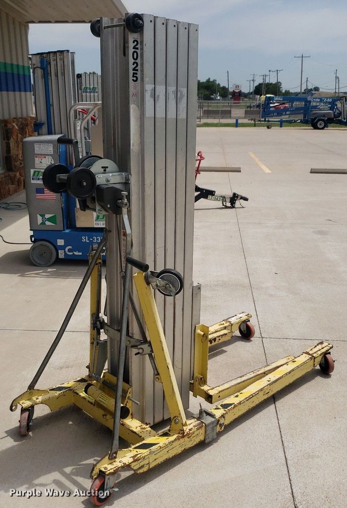 image for item IP9359 Sumner 2025  material lift