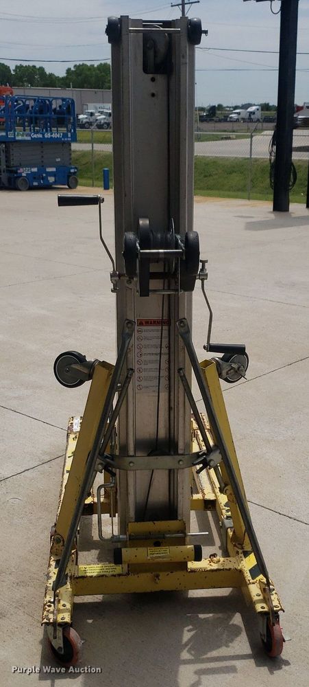 image for item IP9359 Sumner 2025  material lift