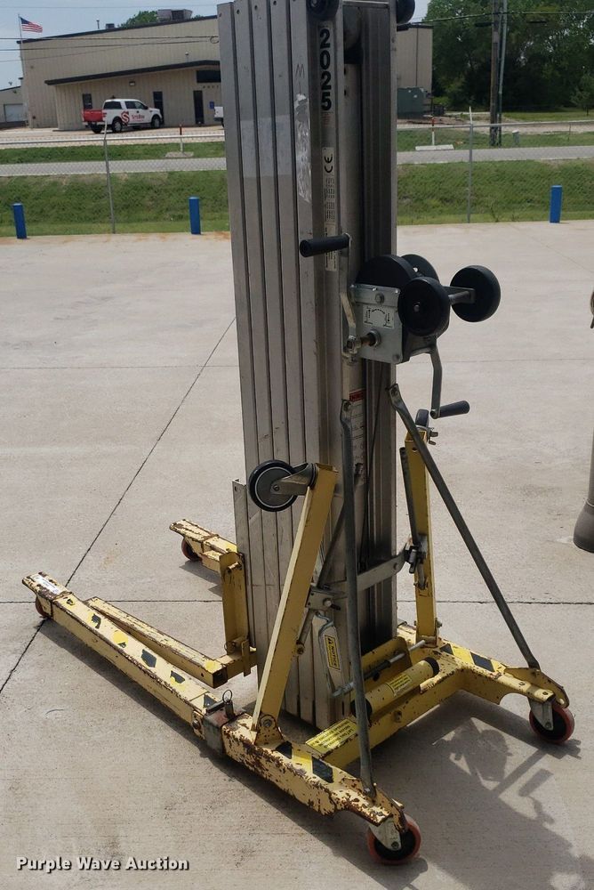 image for item IP9359 Sumner 2025  material lift