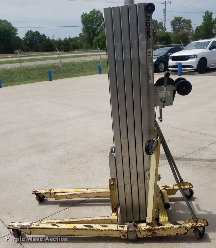 image for item IP9359 Sumner 2025  material lift