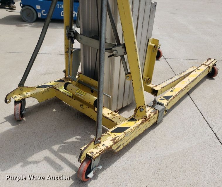 image for item IP9359 Sumner 2025  material lift