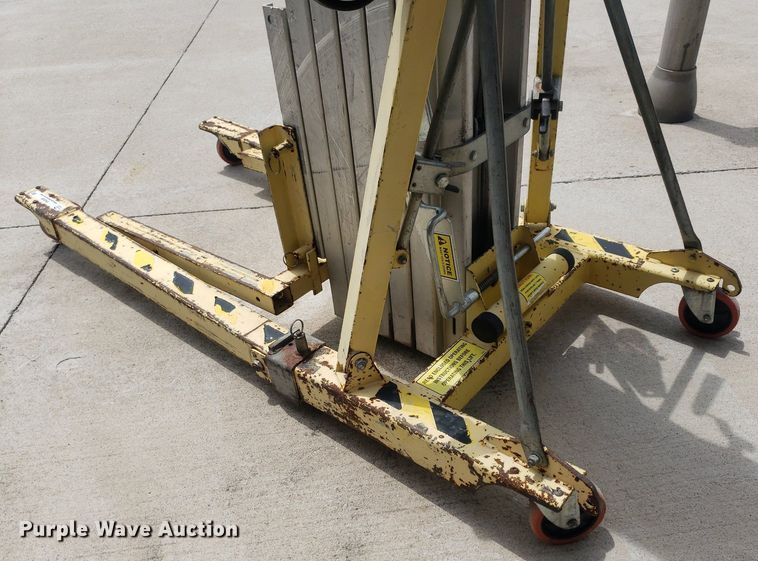 image for item IP9359 Sumner 2025  material lift